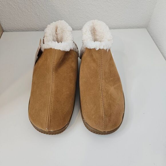 New! Muk Luks Women's Slippers, Women's Size 9-10, Tan and White - Picture 2 of 6
